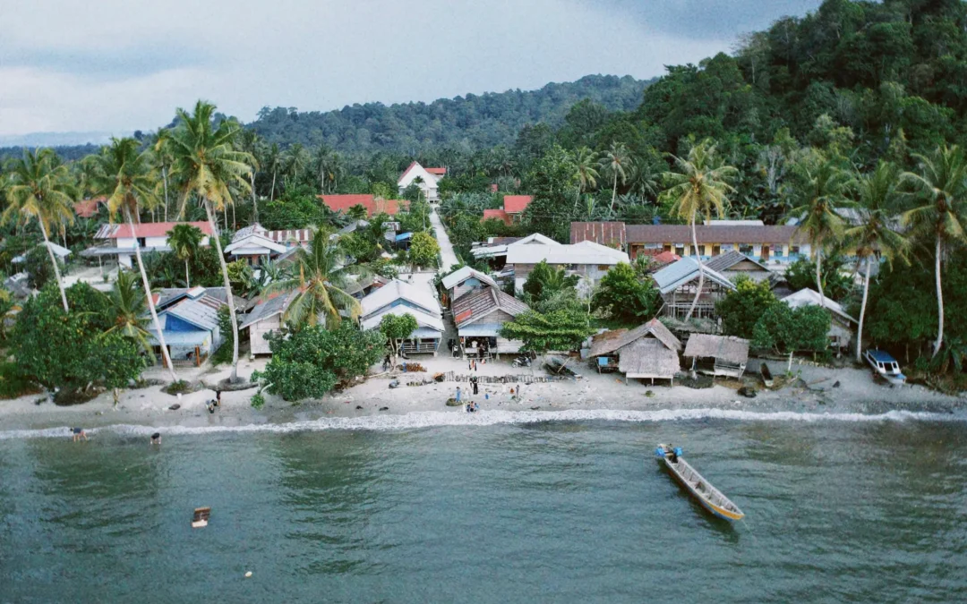 Pantai Maileppet: Keindahan Pesisir yang Menjadi Nadi Kehidupan Desa